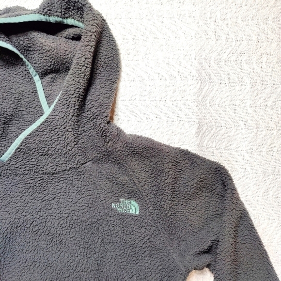 The North Face Women's Japan fleece Sweater Hoodie size Medium Seafoam Green - Picture 3 of 8